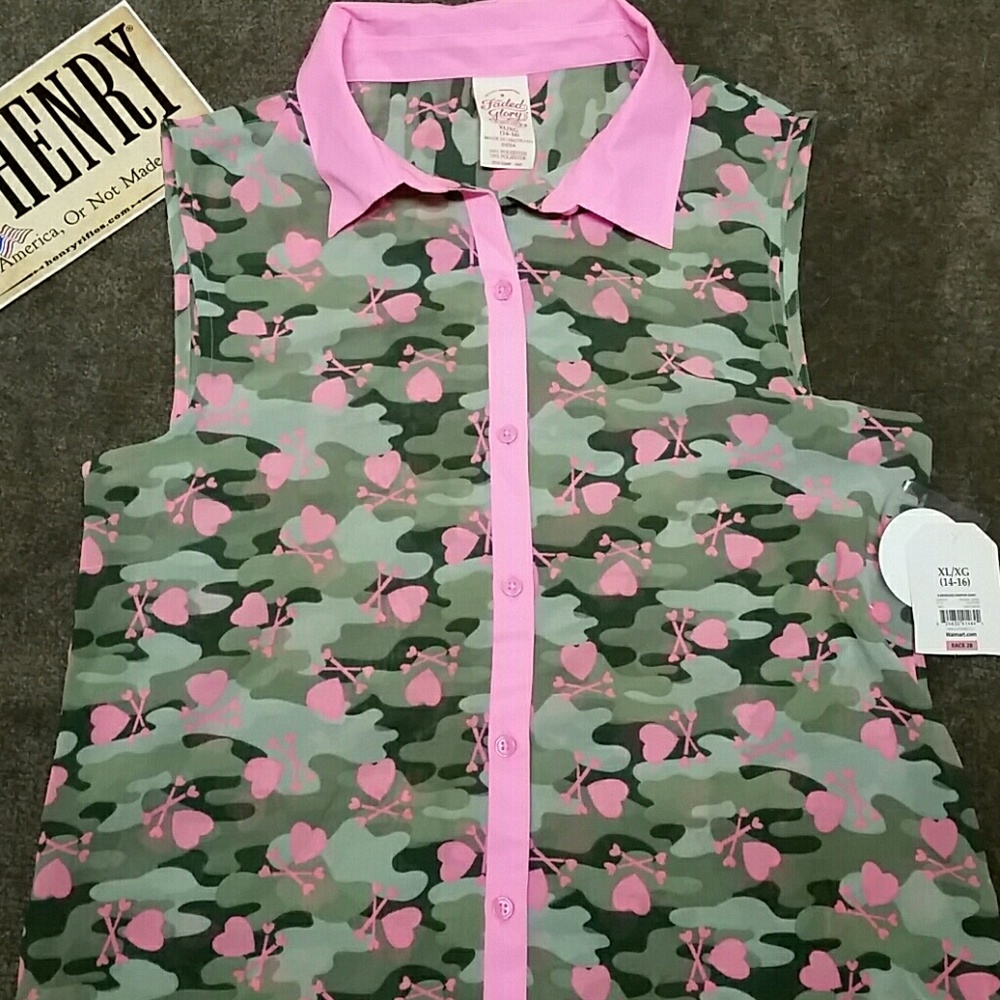 ⭐️Host Pick⭐️💖💚Faded Glory girls camo top.💚💖